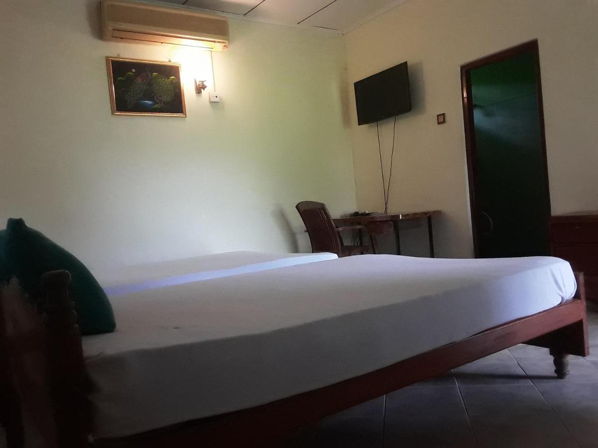 Hansika Guest Inn Buttala Extérieur photo