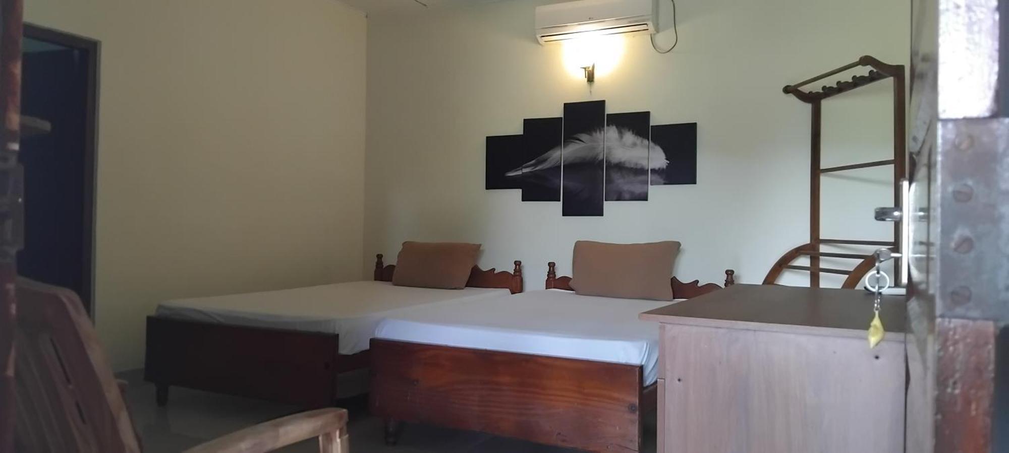 Hansika Guest Inn Buttala Chambre photo