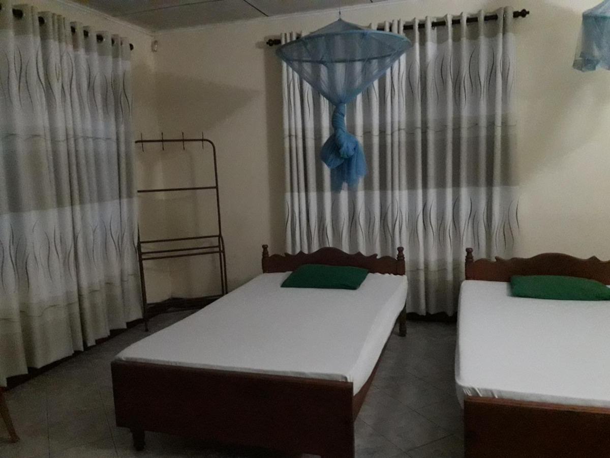Hansika Guest Inn Buttala Extérieur photo