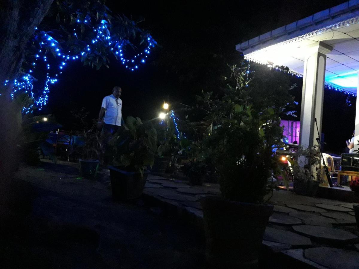 Hansika Guest Inn Buttala Extérieur photo