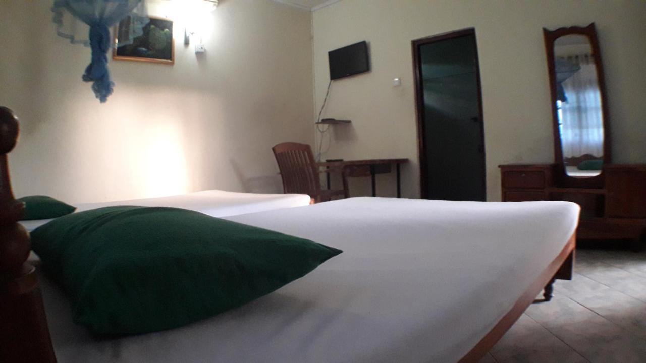 Hansika Guest Inn Buttala Extérieur photo
